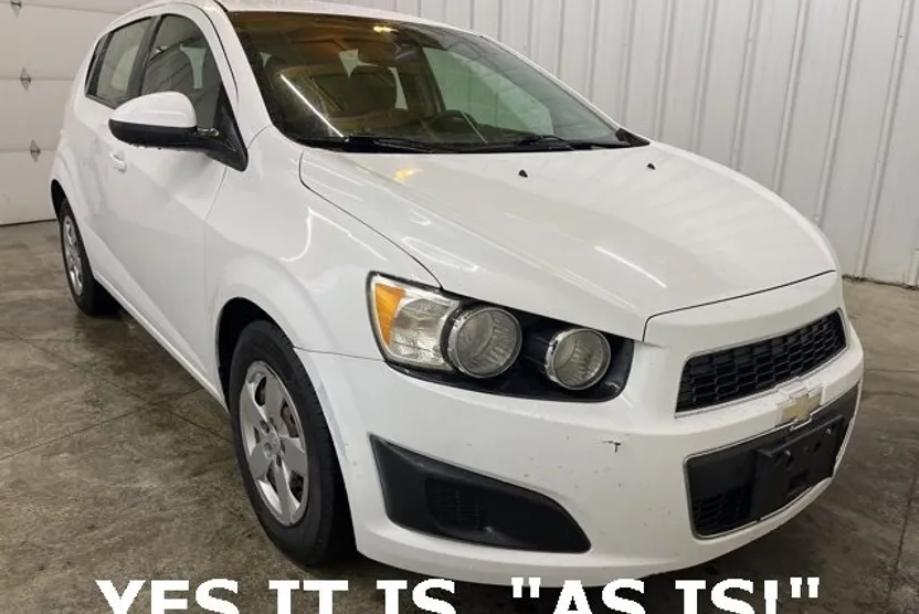 2014 Chevrolet Sonic LS photo 1