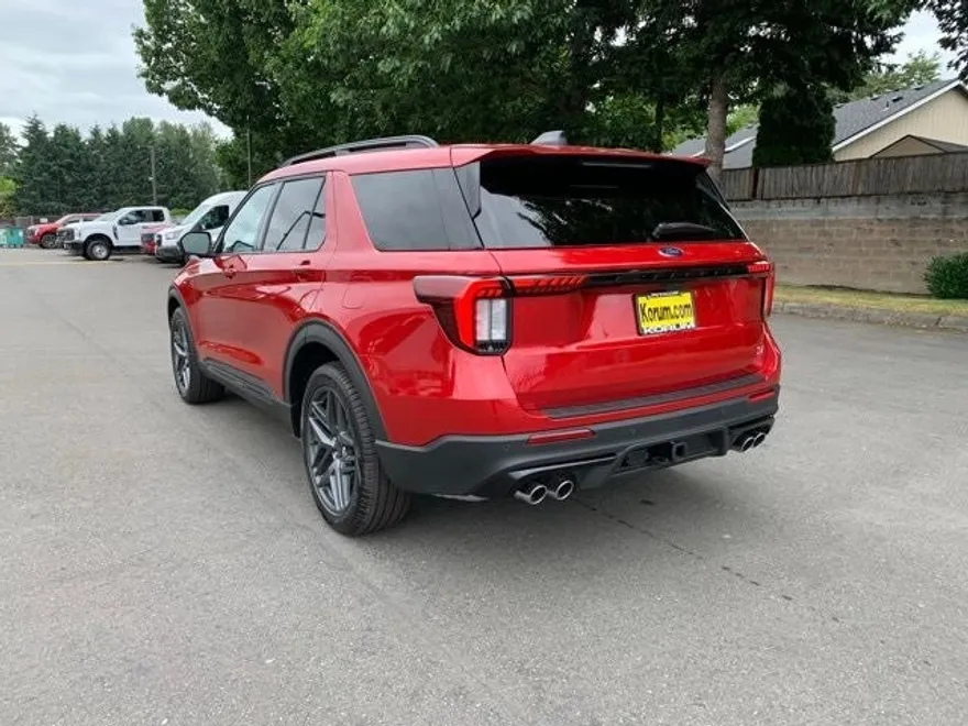 2025 Ford Explorer ST photo 1