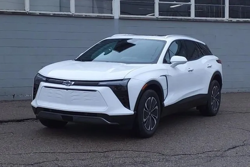 2025 Chevrolet Blazer EV photo 1
