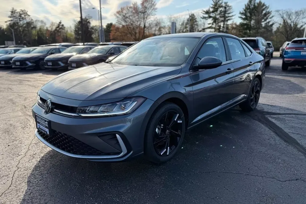 2025 Volkswagen Jetta 1.5T SE photo 1