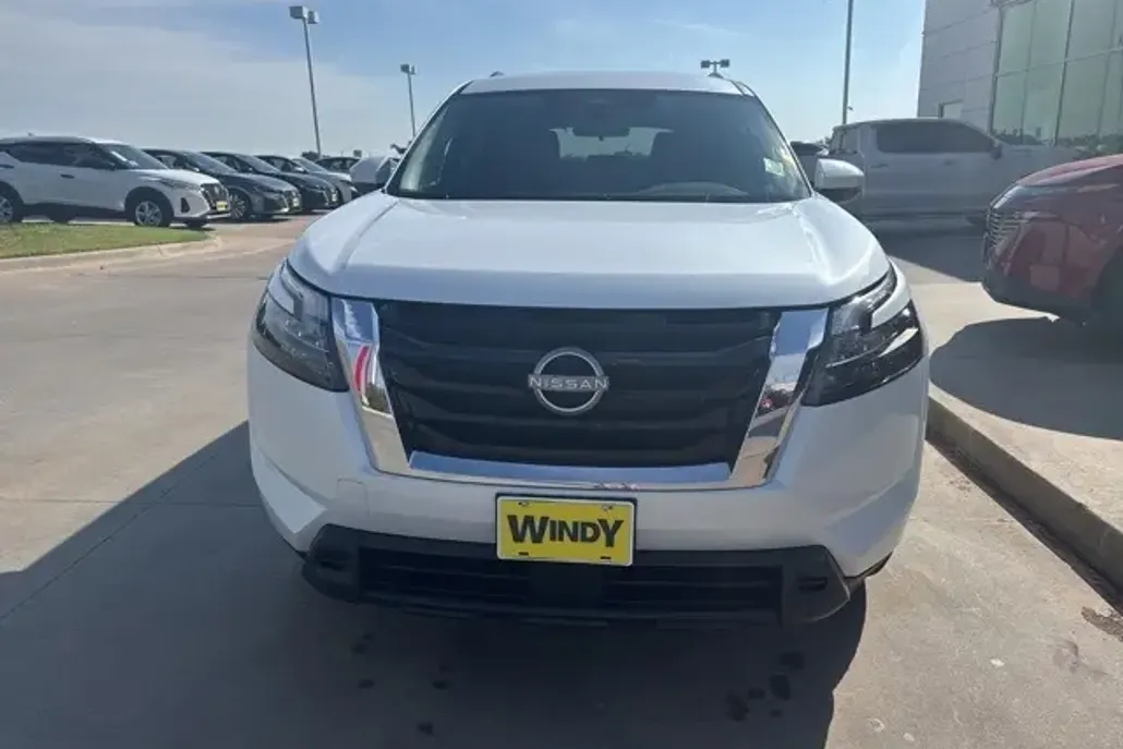 2025 Nissan Pathfinder SV photo 1