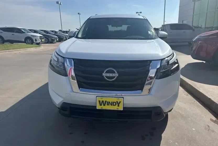 2025 Nissan Pathfinder SV photo 1