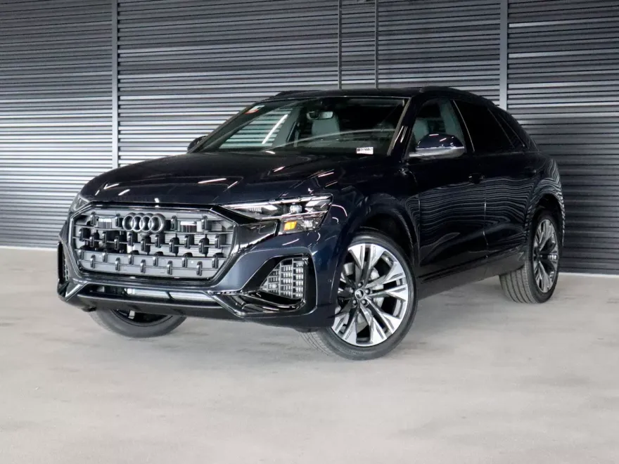 2025 Audi Q8 55 Premium photo 1