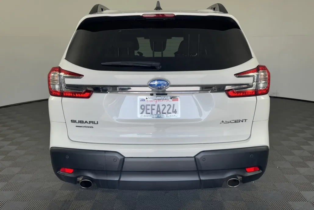 2023 Subaru Ascent Premium photo 1