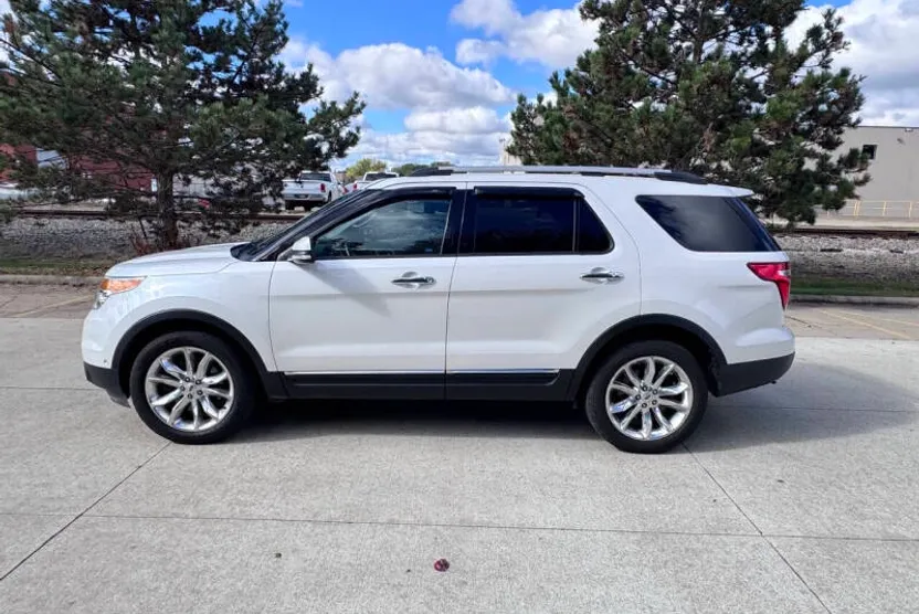 2013 Ford Explorer Limited photo 1
