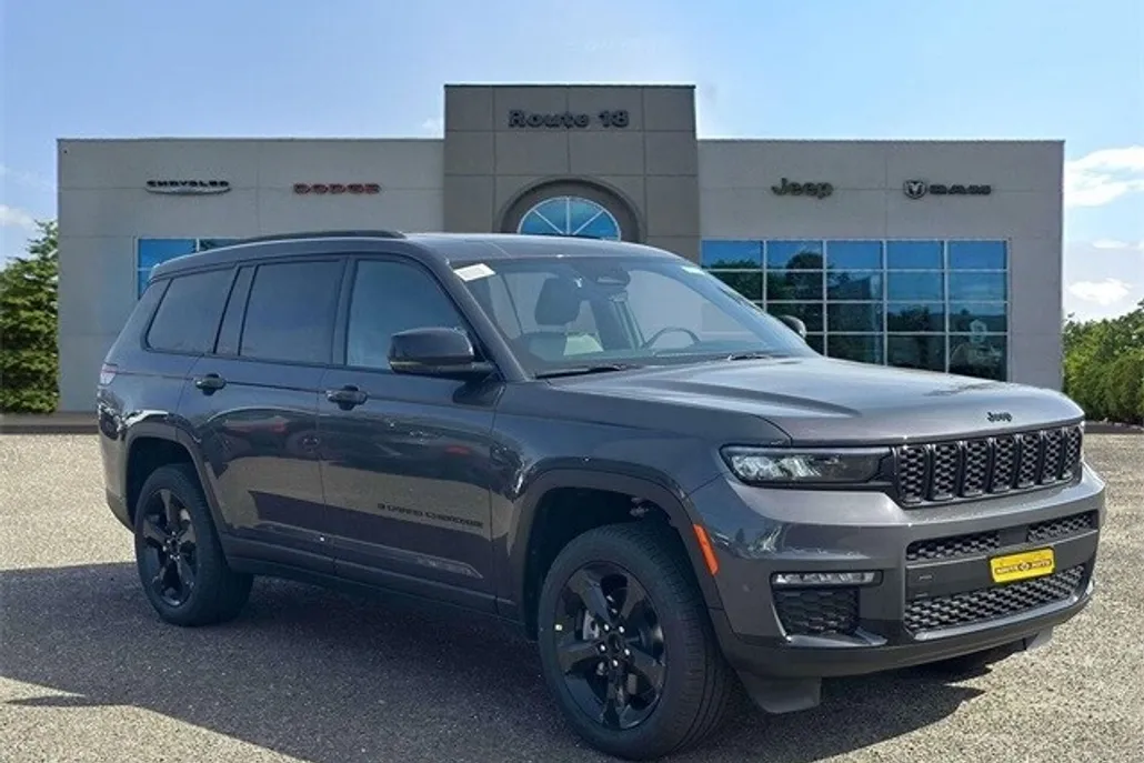 2025 Jeep Grand Cherokee L photo 1