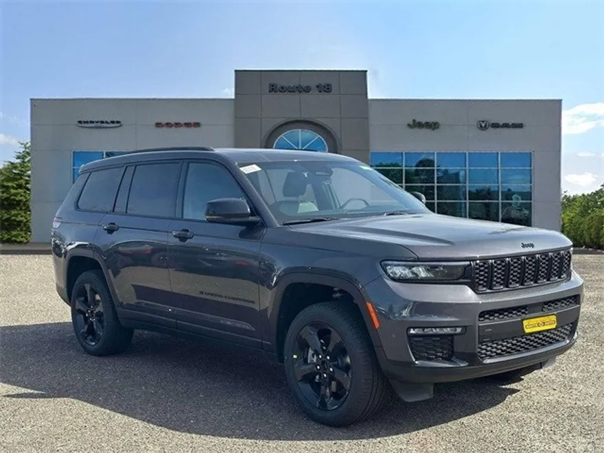 2025 Jeep Grand Cherokee L photo 1