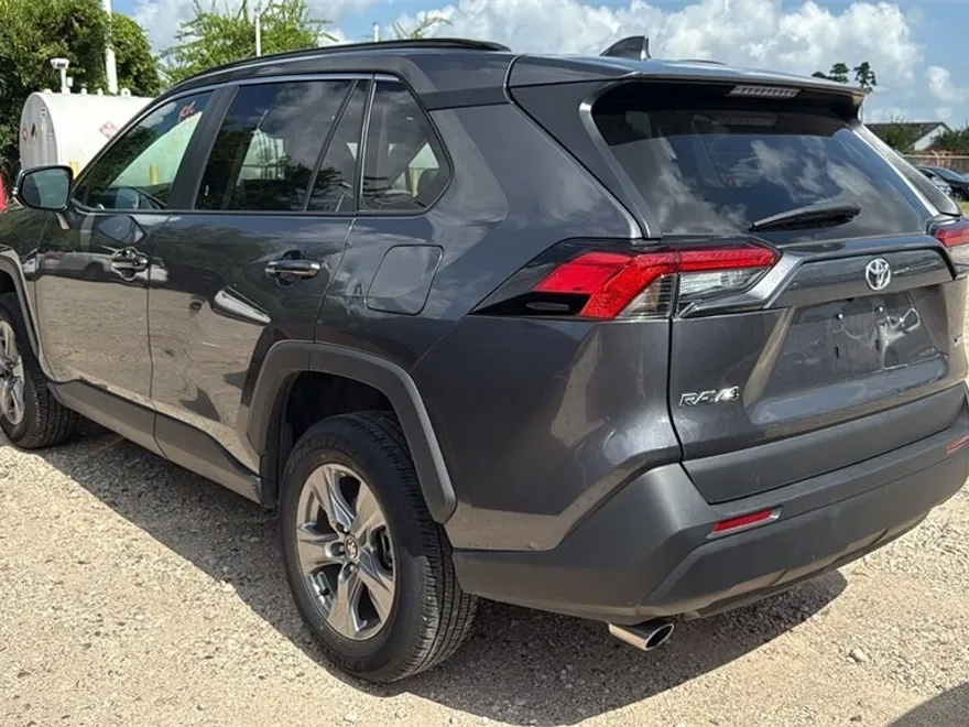 2024 Toyota RAV4 XLE photo 1