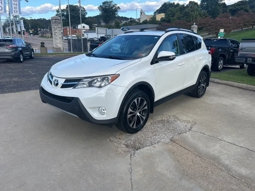 2015 Toyota RAV4 Limited photo 1