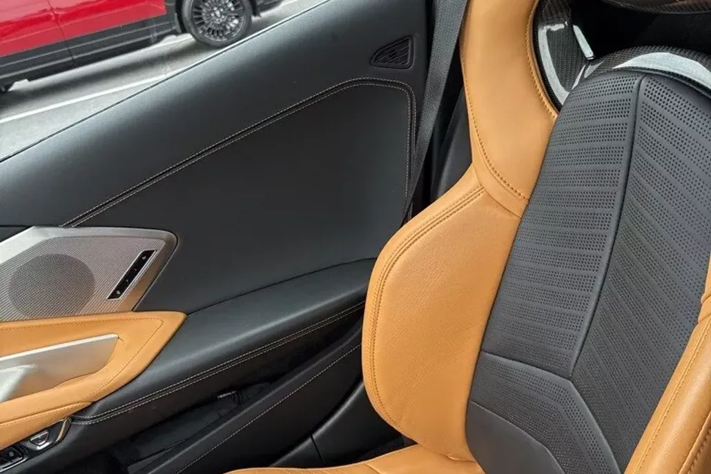 2020 Chevrolet Corvette Stingray 2LT photo 1