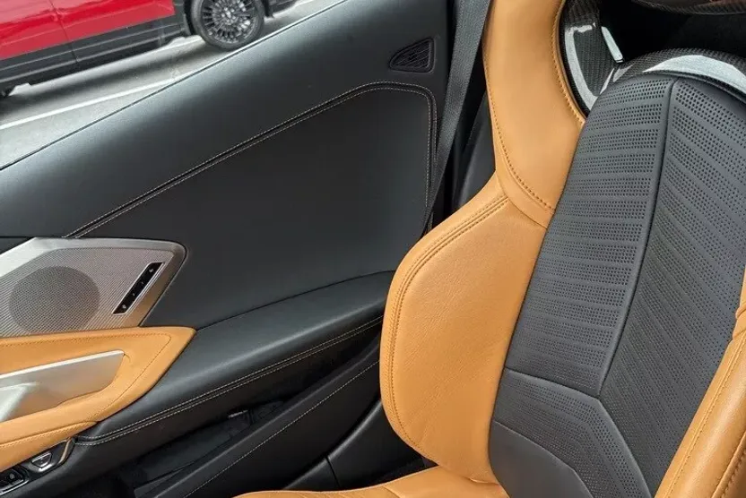 2020 Chevrolet Corvette Stingray 2LT photo 1