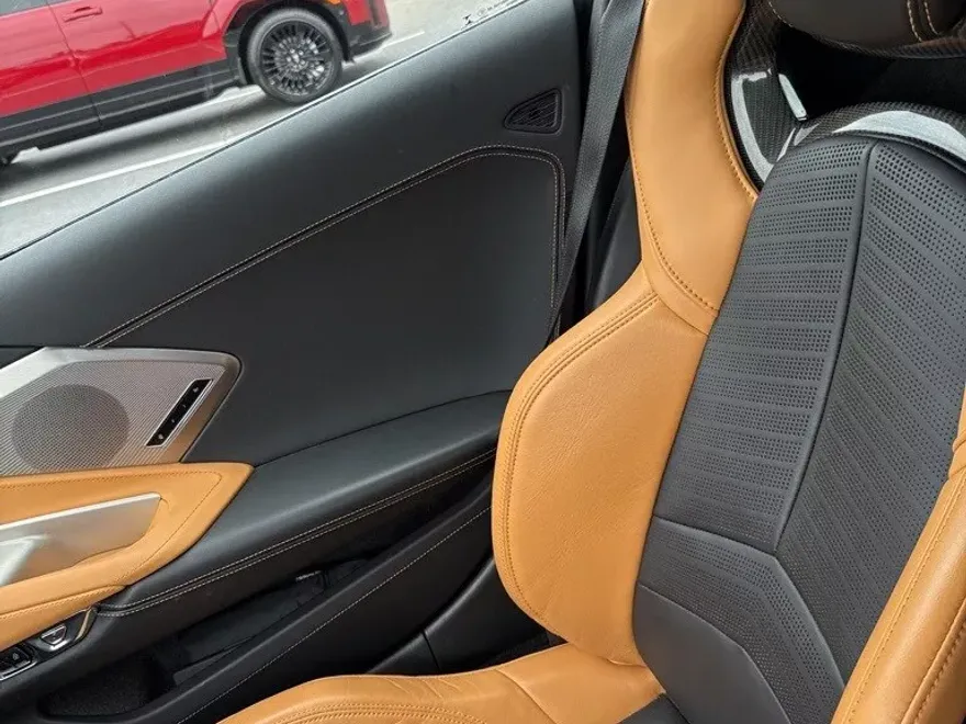 2020 Chevrolet Corvette Stingray 2LT photo 1