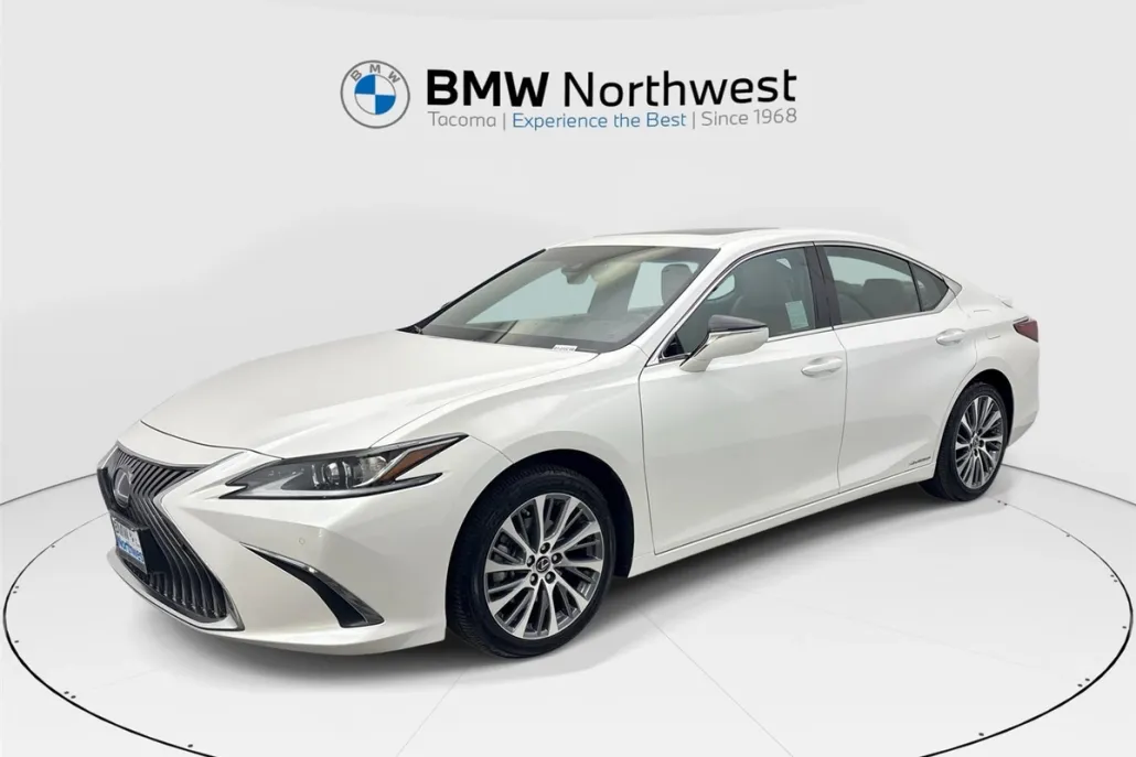 2021 Lexus ES 300h photo 1