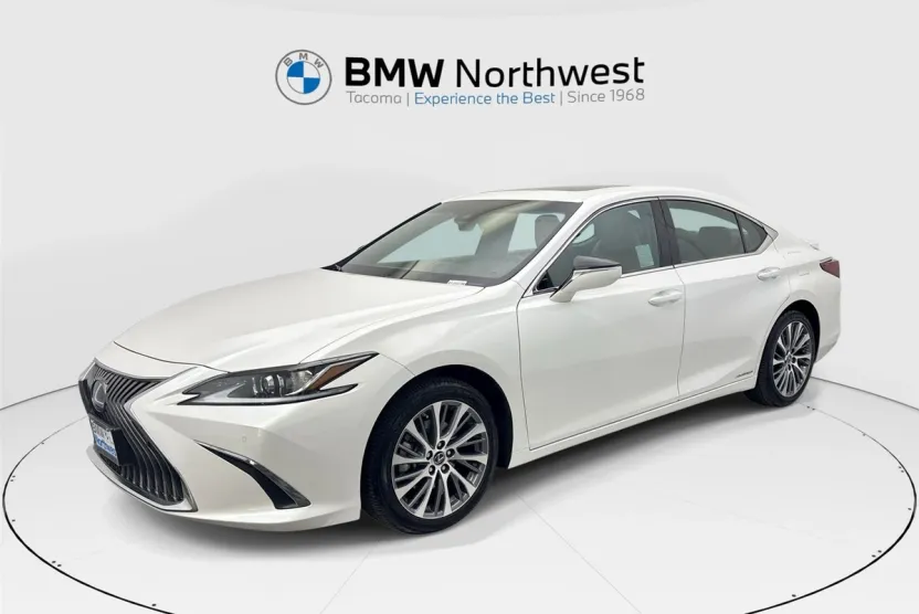 2021 Lexus ES 300h photo 1
