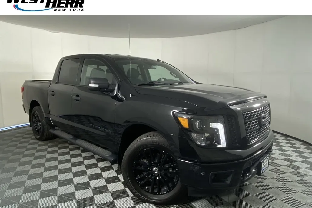 2019 Nissan Titan SV photo 1