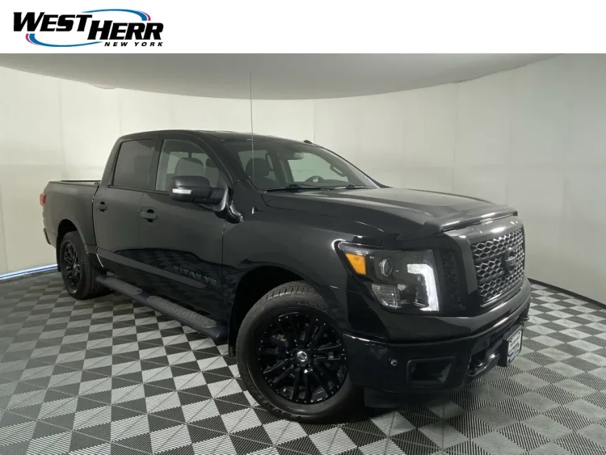 2019 Nissan Titan SV photo 1