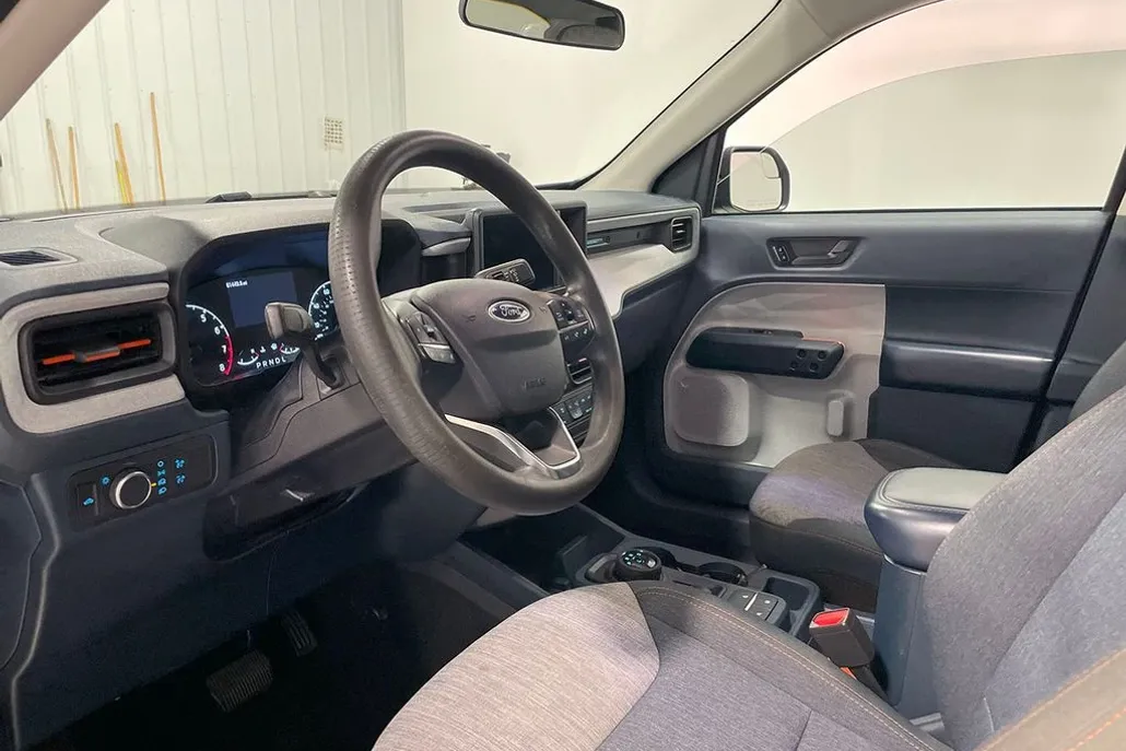 2022 Ford Maverick XLT photo 1