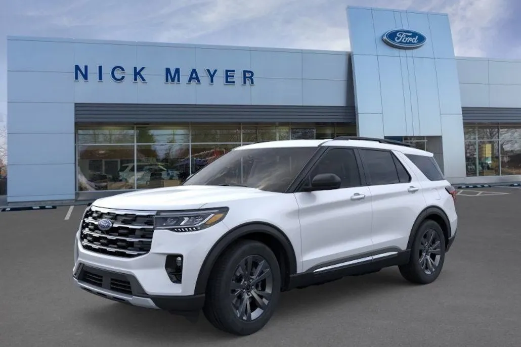2025 Ford Explorer photo 1