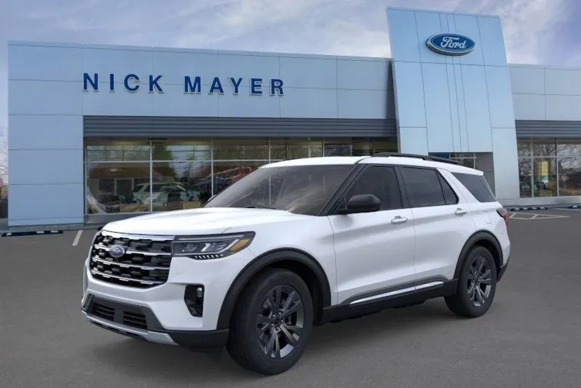 2025 Ford Explorer photo 1