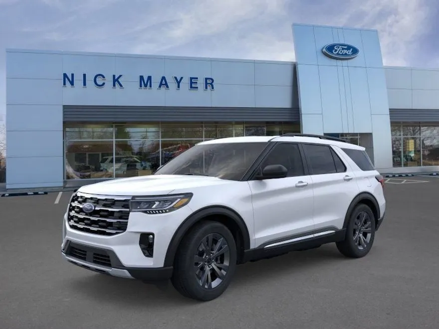 2025 Ford Explorer photo 1