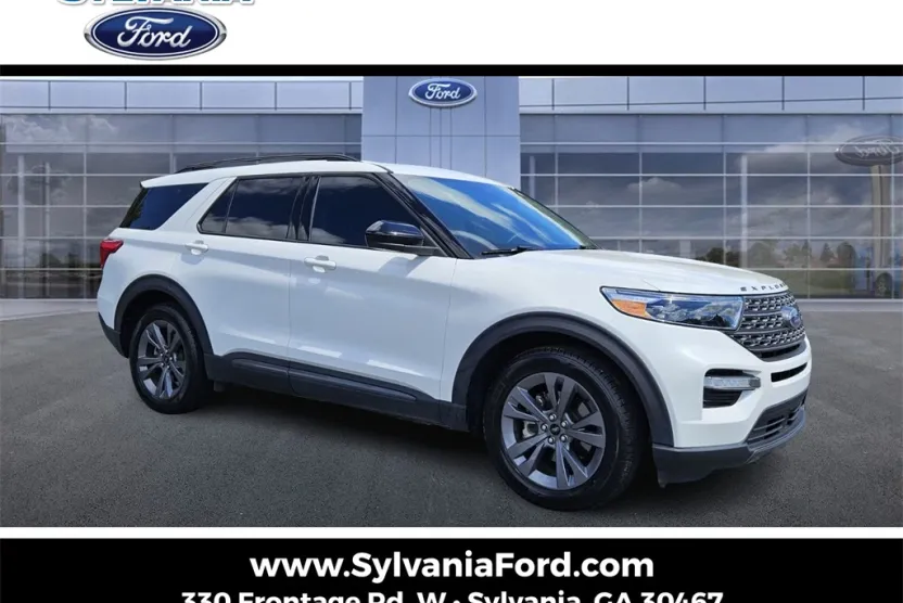 2023 Ford Explorer XLT photo 1