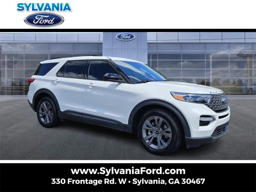 2023 Ford Explorer XLT photo 1