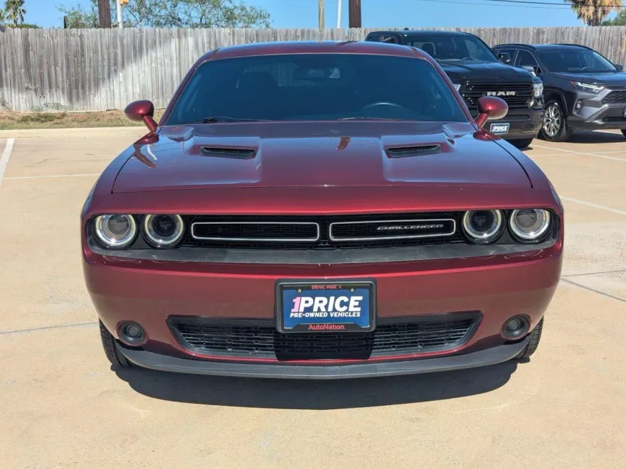 2018 Dodge Challenger SXT Plus photo 1