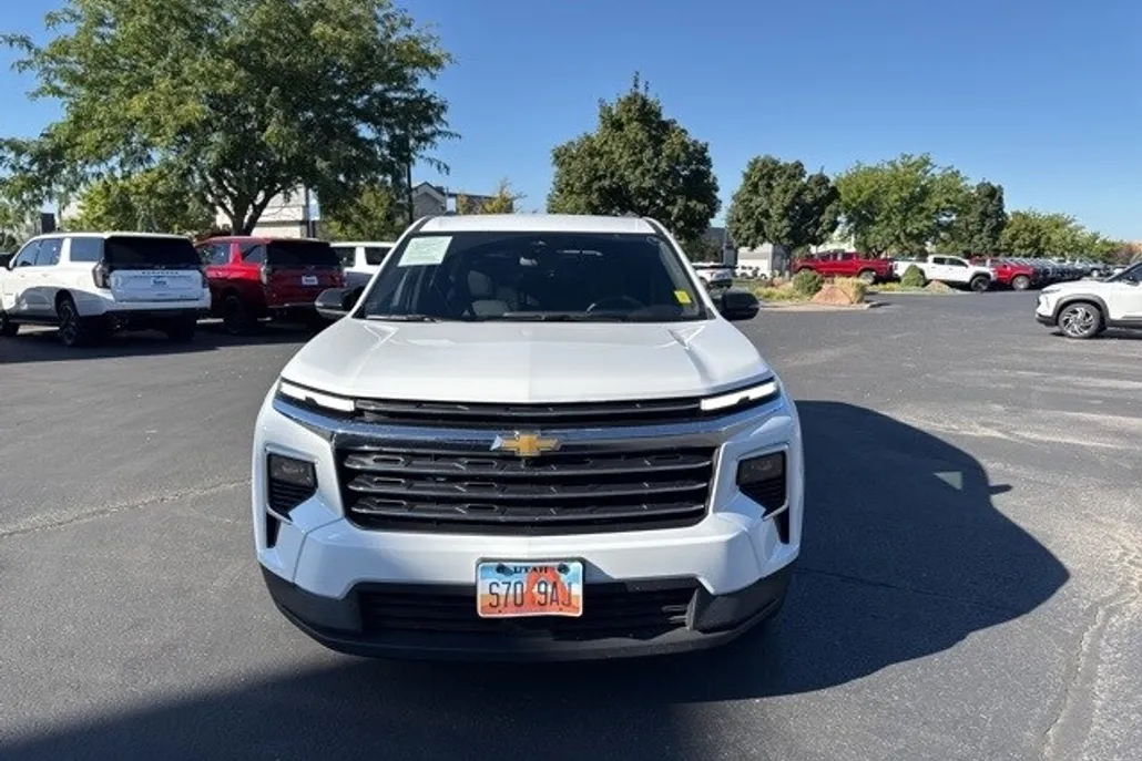 2025 Chevrolet Traverse photo 1
