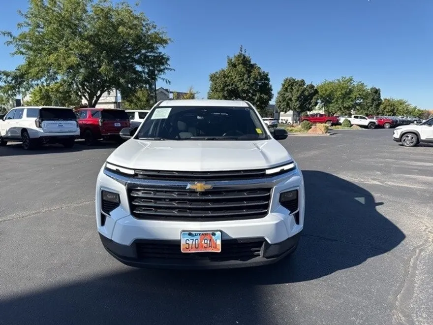 2025 Chevrolet Traverse photo 1
