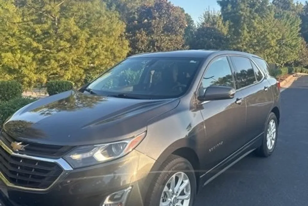 2018 Chevrolet Equinox LT photo 1