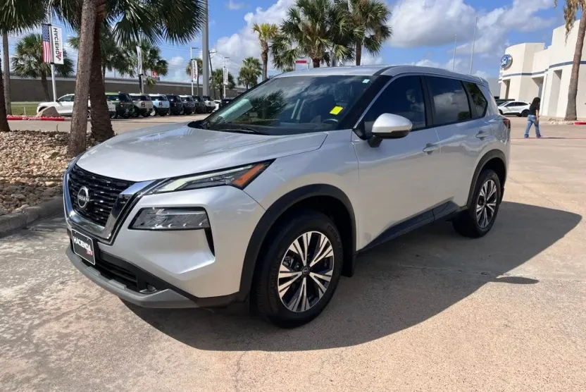 2023 Nissan Rogue SV photo 1