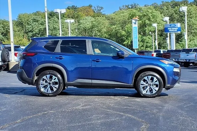 2023 Nissan Rogue SV photo 1