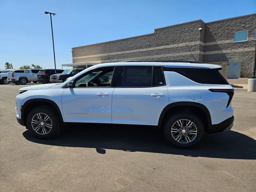 2026 Chevrolet Traverse photo 1