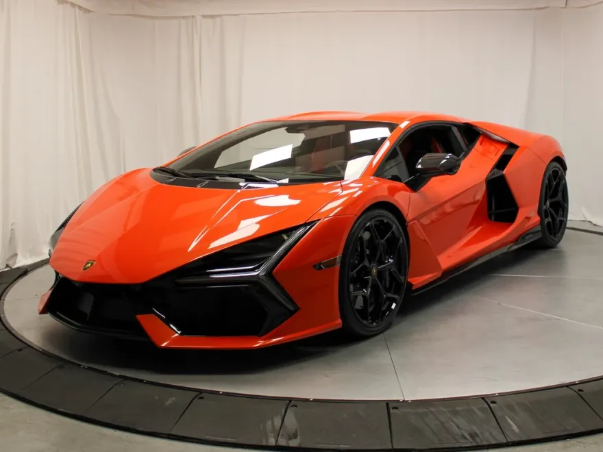 2025 Lamborghini Revuelto photo 1