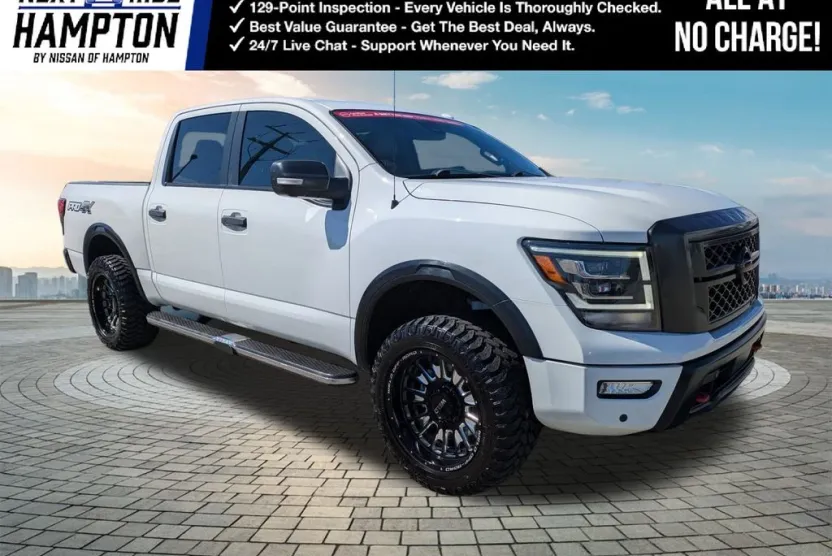 2020 Nissan Titan PRO-4X photo 1