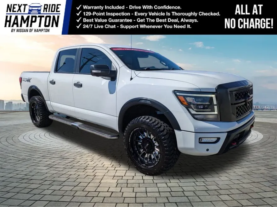 2020 Nissan Titan PRO-4X photo 1