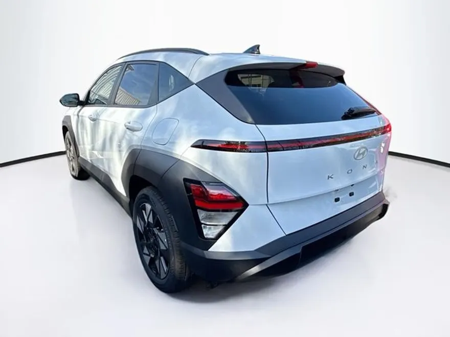 2025 Hyundai Kona SEL photo 1