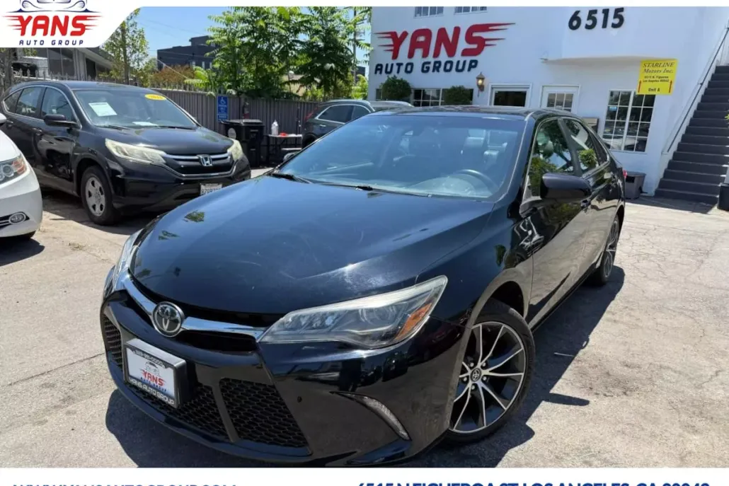 2017 Toyota Camry XSE V6 photo 1