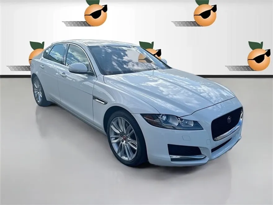2017 Jaguar XF 35t Prestige photo 1