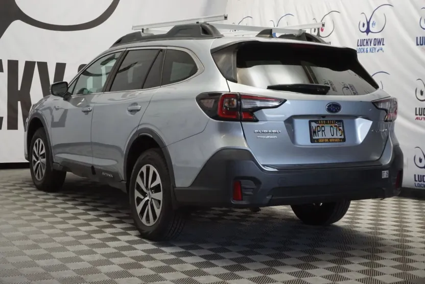 2021 Subaru Outback Premium photo 1