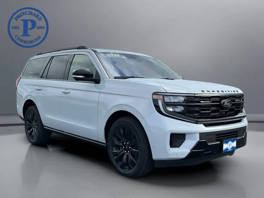 2025 Ford Expedition Platinum photo 1