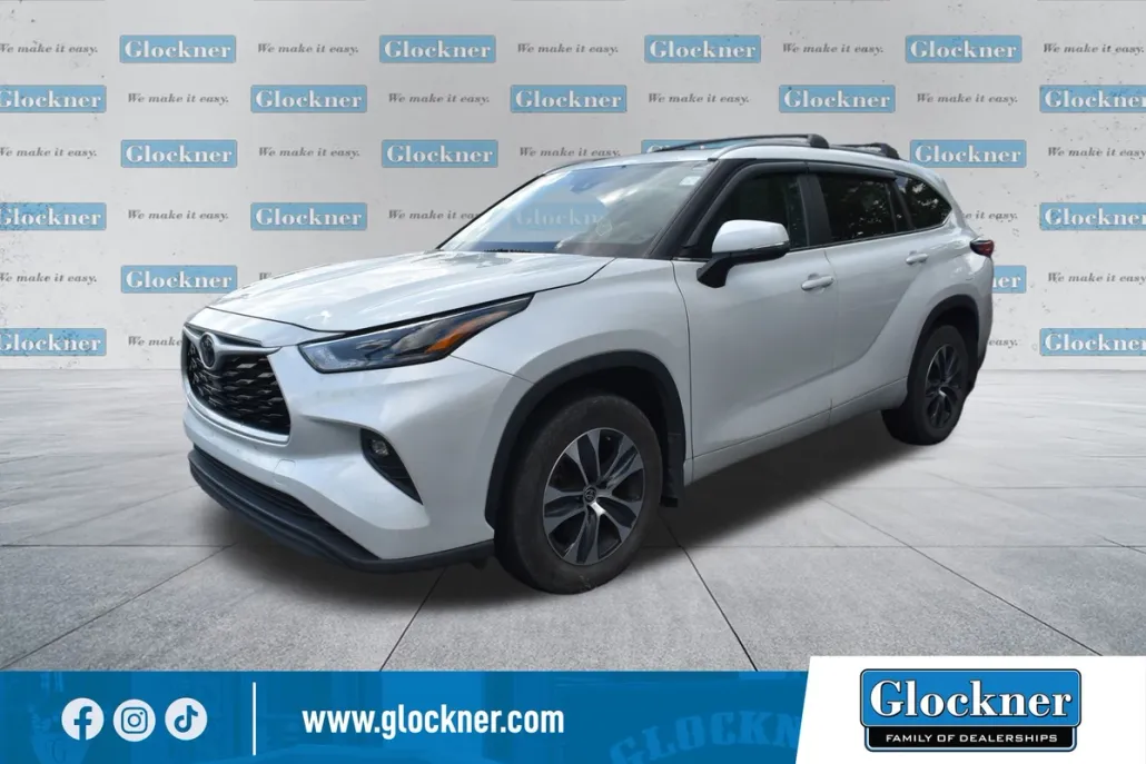 2023 Toyota Highlander L photo 1