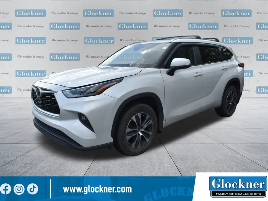 2023 Toyota Highlander L photo 1