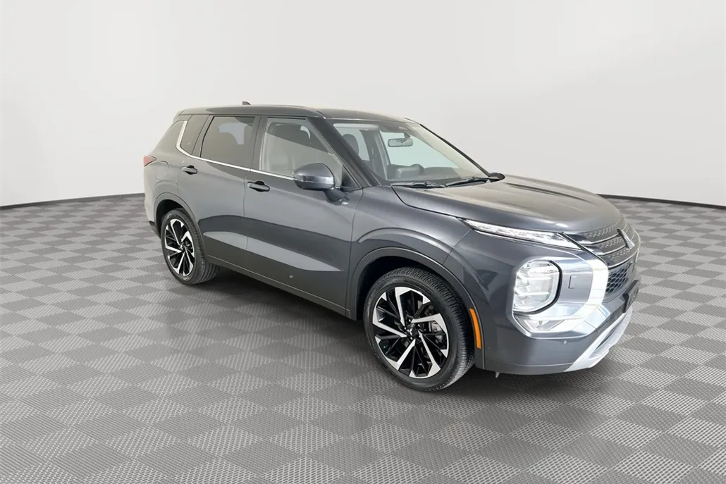 2024 Mitsubishi Outlander SE Ralliart photo 1