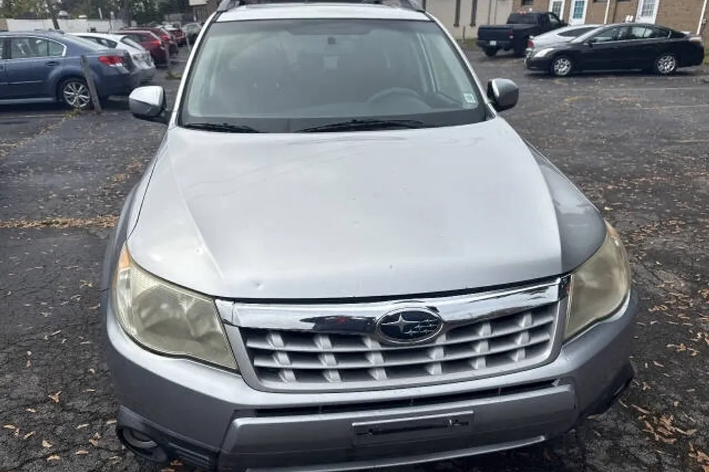 2013 Subaru Forester 2.5X Premium photo 1