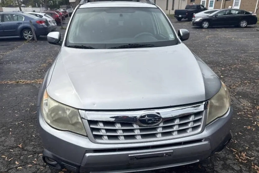 2013 Subaru Forester 2.5X Premium photo 1