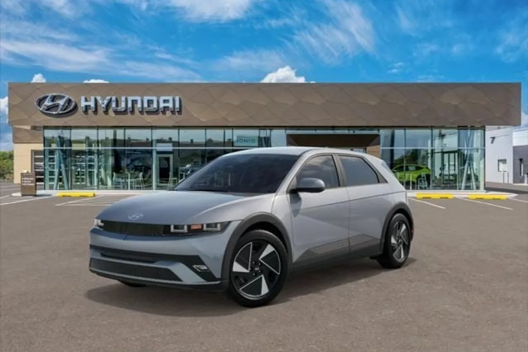 2025 Hyundai Ioniq 5 SE photo 1