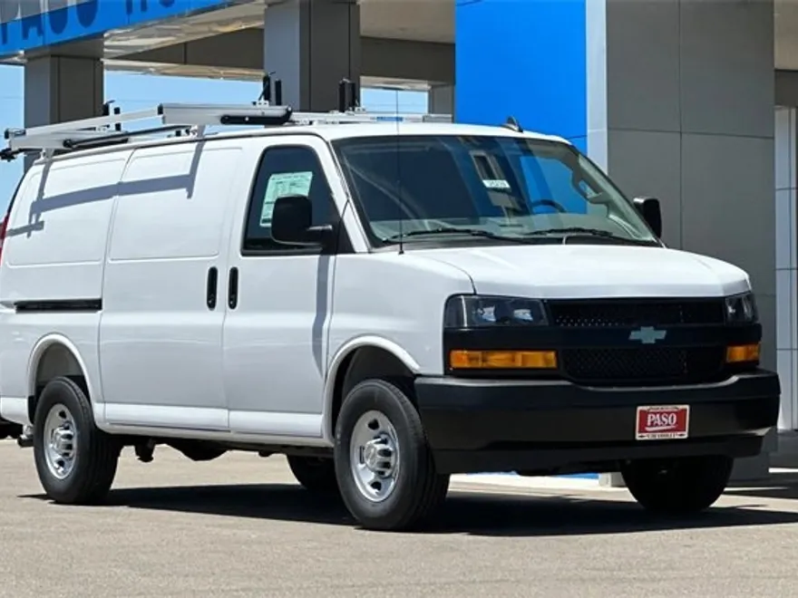 2025 Chevrolet Express Cargo 2500 photo 2