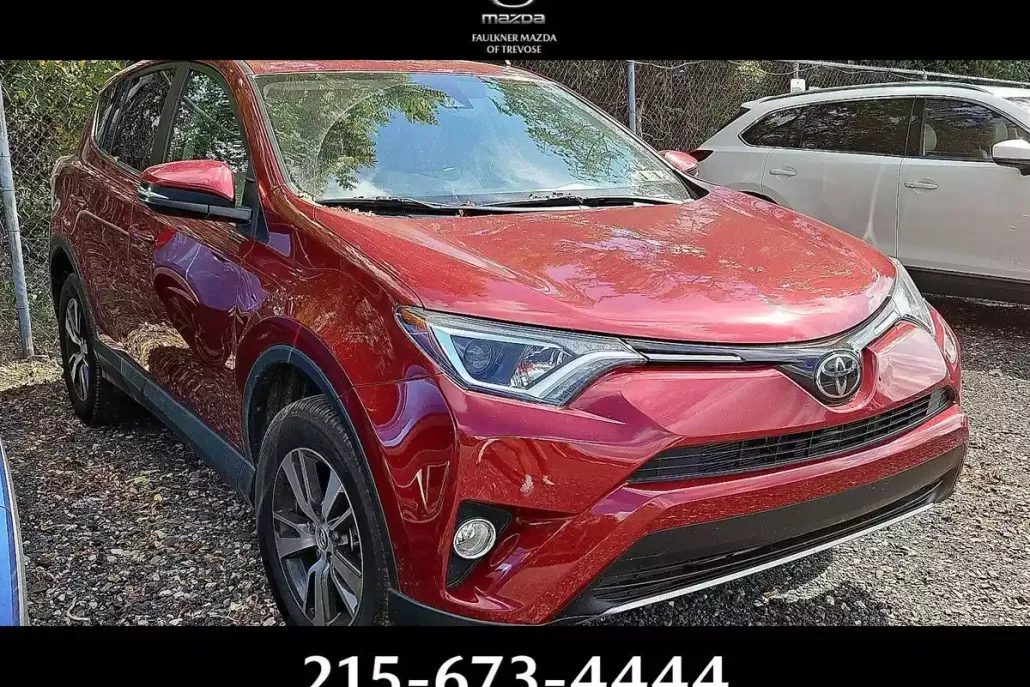 2018 Toyota RAV4 XLE photo 1