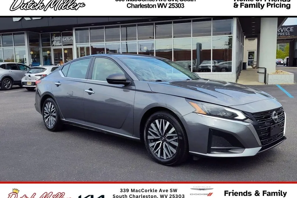 2024 Nissan Altima 2.5 SV photo 1